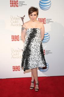 Lena Dunham feet photo thumbnail