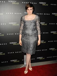 Lena Dunham feet photo thumbnail