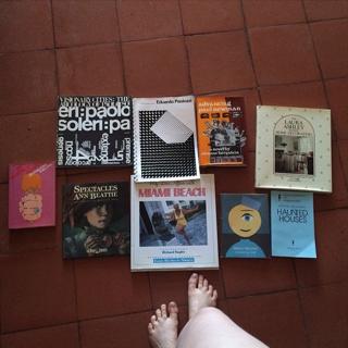 Lena Dunham feet photo thumbnail