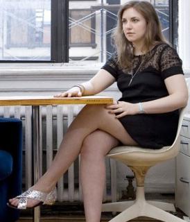Lena Dunham feet photo thumbnail