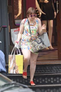 Lena Dunham feet photo thumbnail