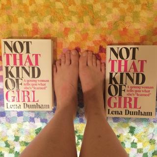 Lena Dunham feet photo thumbnail