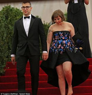 Lena Dunham feet photo thumbnail
