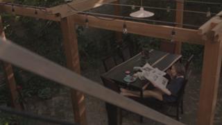 Lena Dunham feet photo thumbnail