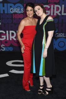 Lena Dunham feet photo thumbnail