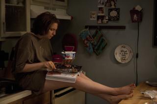 Lena Dunham feet photo thumbnail