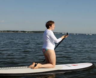 Lena Dunham feet photo thumbnail