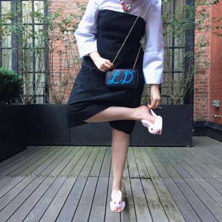 Lena Dunham feet photo thumbnail