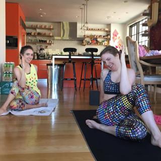 Lena Dunham feet photo thumbnail