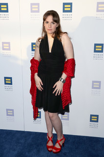 Lena Dunham feet photo thumbnail