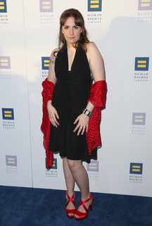 Lena Dunham feet photo thumbnail