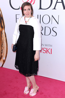 Lena Dunham feet photo thumbnail