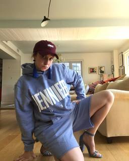 Lena Dunham feet photo thumbnail