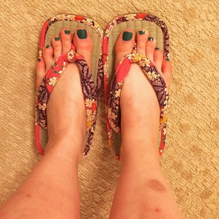 Lena Dunham feet photo thumbnail