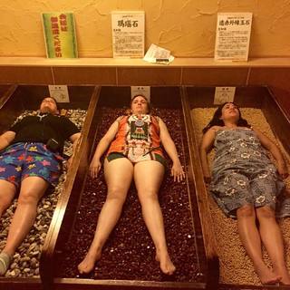 Lena Dunham feet photo thumbnail