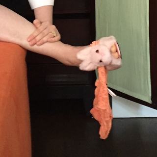 Lena Dunham feet photo thumbnail