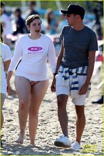 Lena Dunham feet photo thumbnail