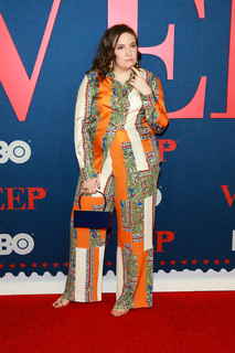 Lena Dunham feet photo thumbnail