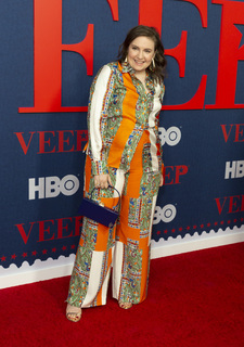 Lena Dunham feet photo thumbnail