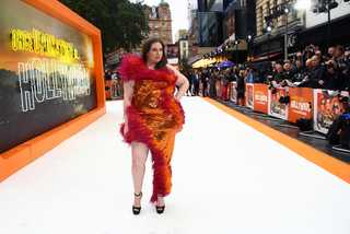 Lena Dunham feet photo thumbnail