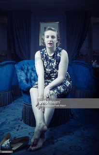 Lena Dunham feet photo thumbnail