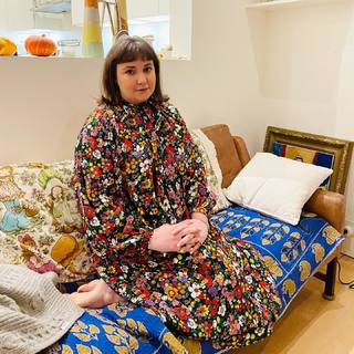 Lena Dunham feet photo thumbnail