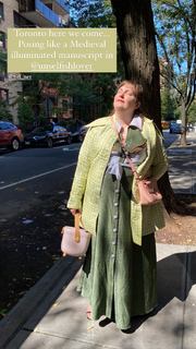 Lena Dunham feet photo thumbnail