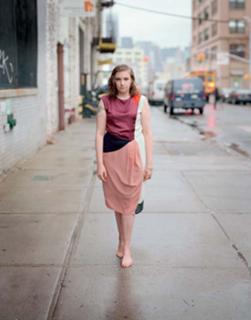 Lena Dunham feet photo thumbnail