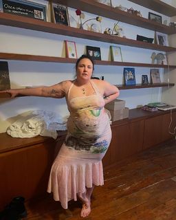 Lena Dunham feet photo thumbnail