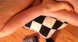 Lena Dunham feet photo thumbnail