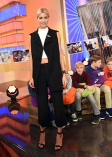 Lena Gercke feet photo thumbnail