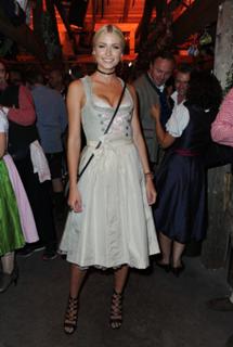 Lena Gercke feet photo thumbnail