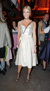 Lena Gercke feet photo thumbnail