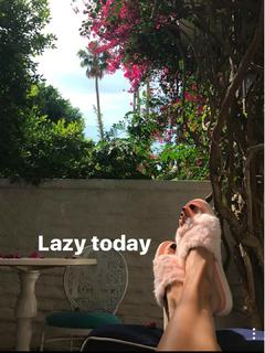 Lena Gercke feet photo thumbnail