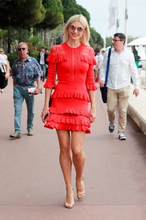 Lena Gercke feet photo thumbnail