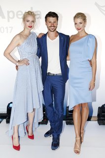 Lena Gercke feet photo thumbnail