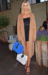 Lena Gercke feet photo thumbnail