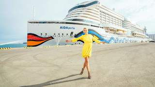 Lena Gercke feet photo thumbnail