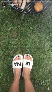 Lena Gercke feet photo thumbnail