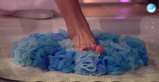 Lena Gercke feet photo thumbnail