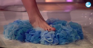 Lena Gercke feet photo thumbnail