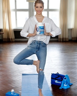 Lena Gercke feet photo thumbnail
