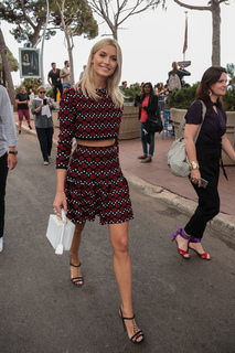 Lena Gercke feet photo thumbnail