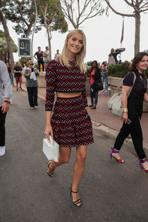 Lena Gercke feet photo thumbnail