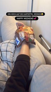 Lena Gercke feet photo thumbnail