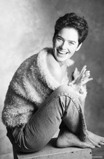 Lena Headey feet photo thumbnail