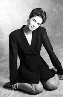 Lena Headey feet photo thumbnail