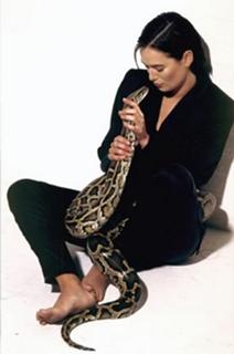 Lena Headey feet photo thumbnail