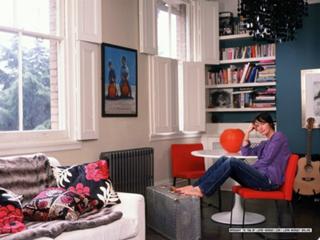 Lena Headey feet photo thumbnail