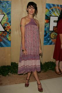 Lena Headey feet photo thumbnail